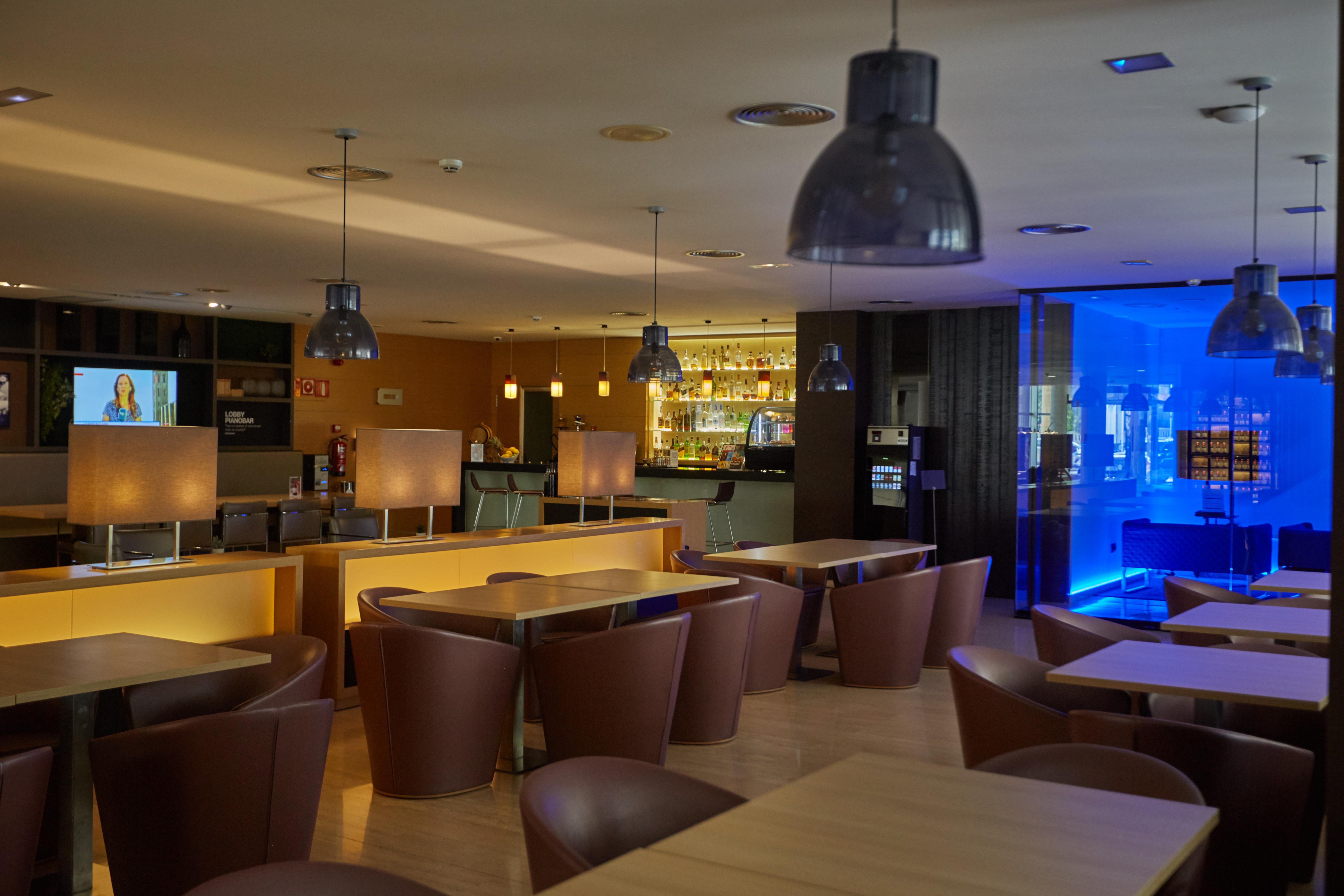 Gran Palas Hotel - Spa Incluido La Pineda Dış mekan fotoğraf The lounge at the airport