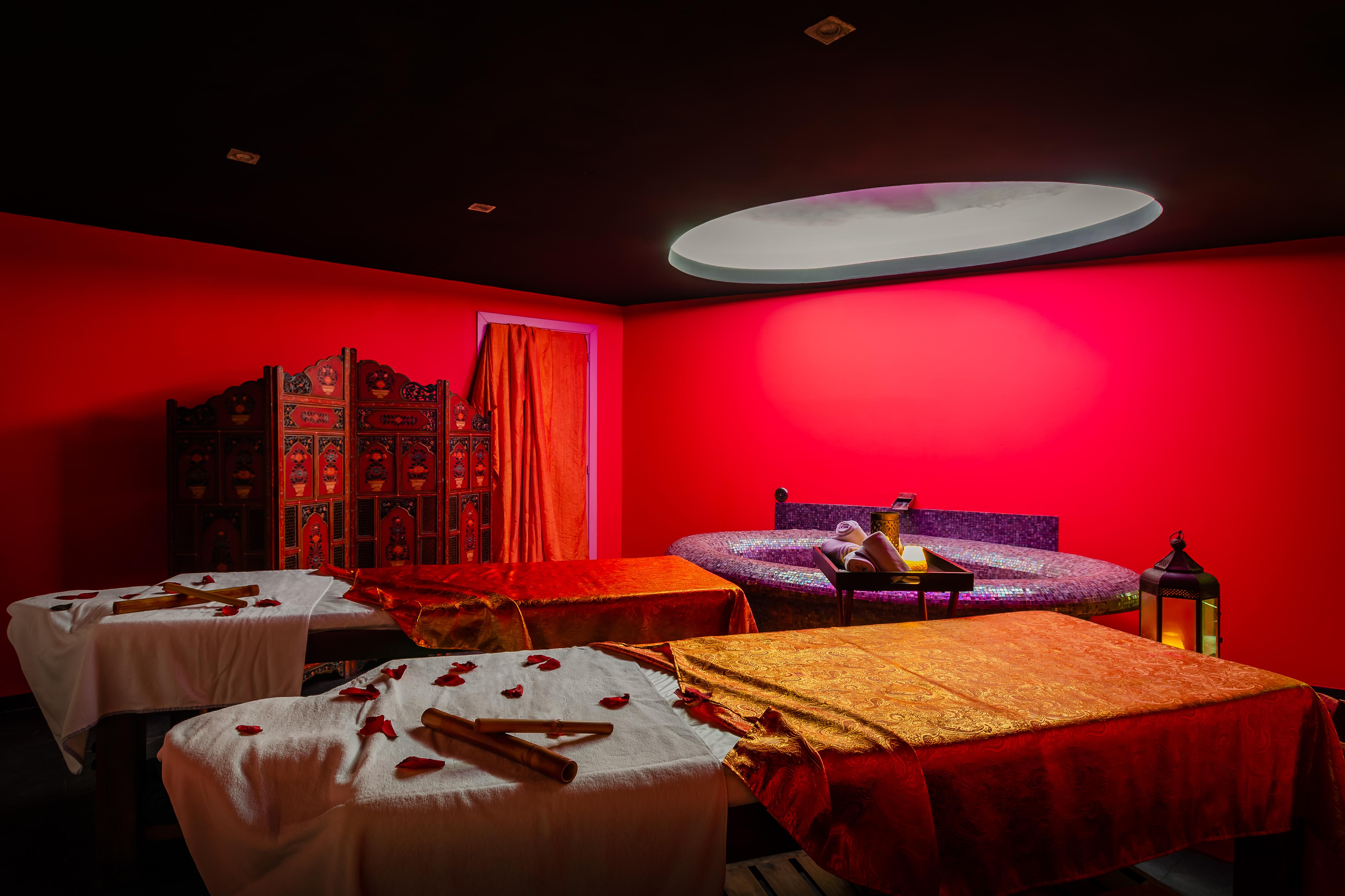 Gran Palas Hotel - Spa Incluido La Pineda Dış mekan fotoğraf A room at the spa